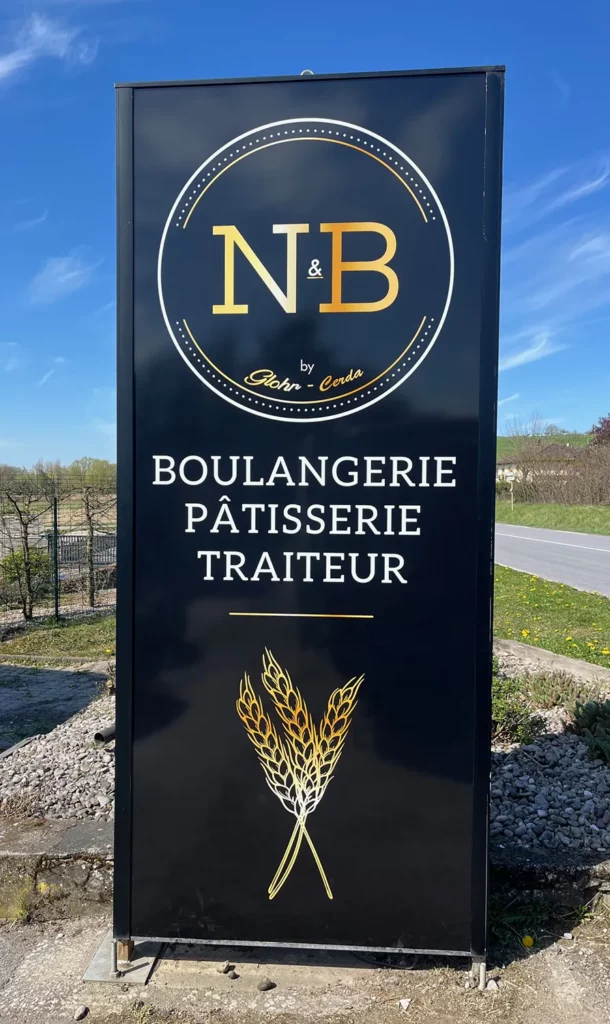 Enseigne, totem, signalisation pour une boulangerie Metz, Nancy et Epinal