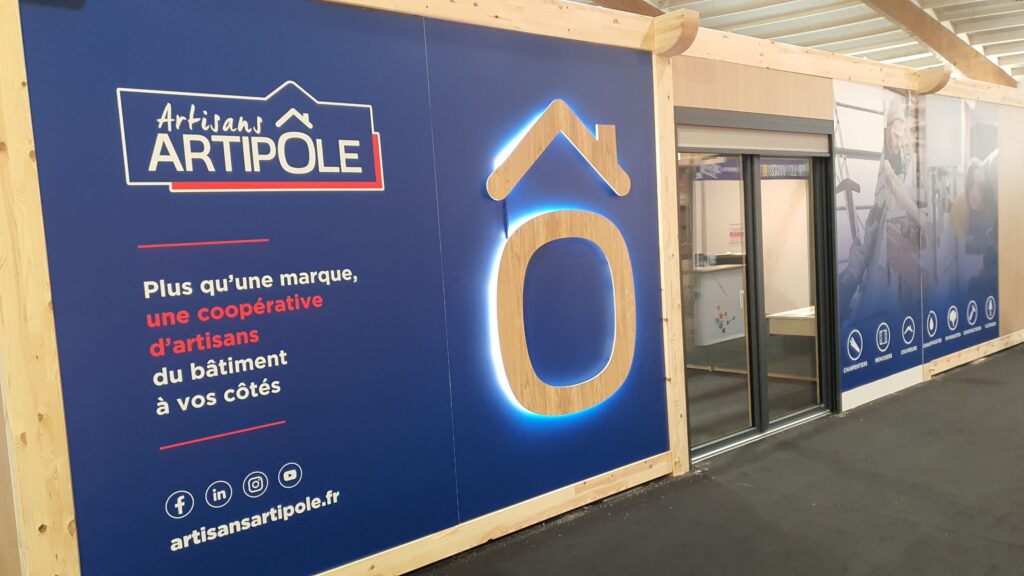 stand artipole - Logo découpé rétro éclairé - Epinal, Nancy et Metz